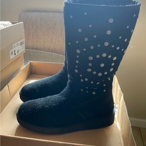 UGG AUSTRALIA - Rock Star Tall Zip Boots 
Color: Black
Size US 8